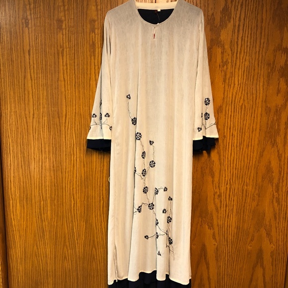 Dresses & Skirts - Arabic Abaya crinkle detailed floral beaded dress